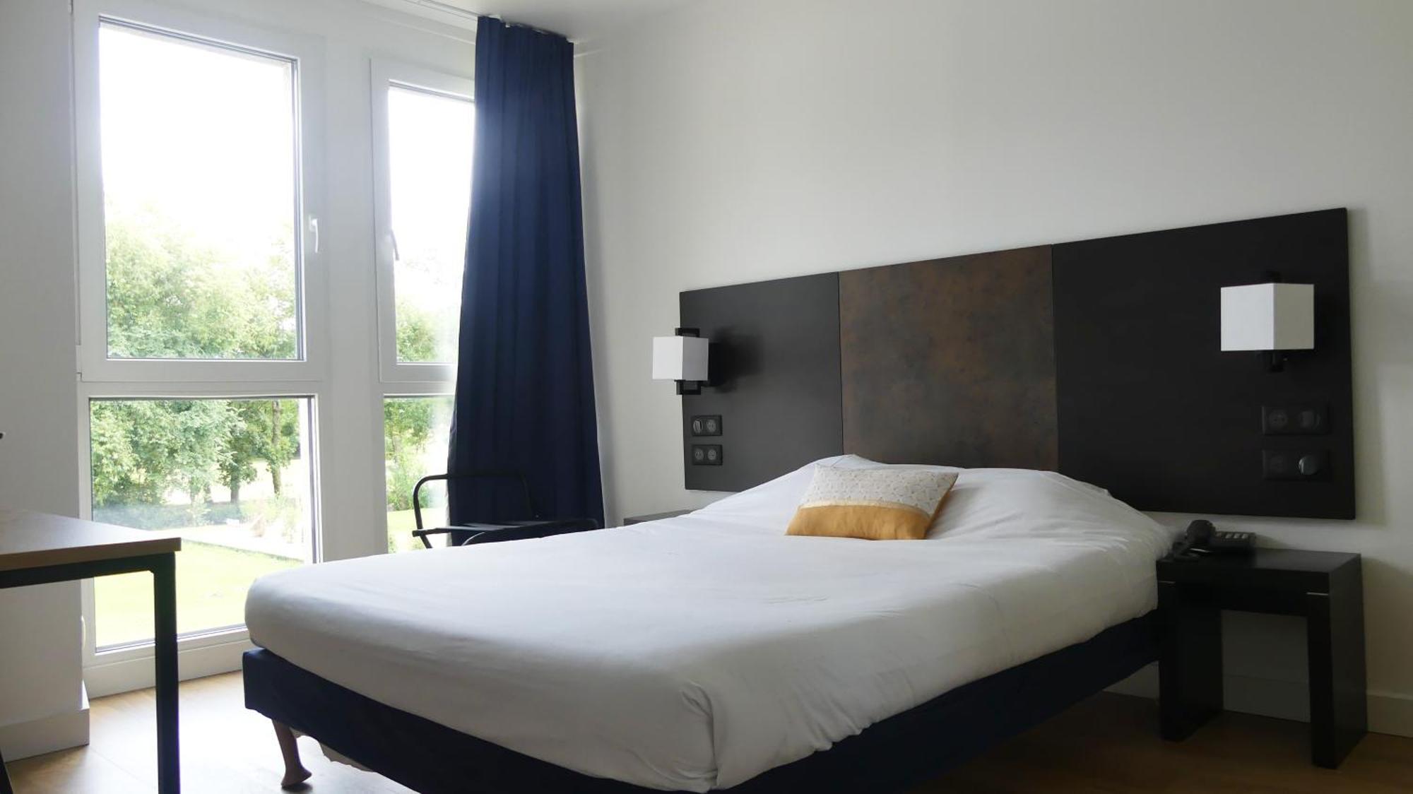 Hotel Abbaye Du Golf De Lesigny מראה חיצוני תמונה