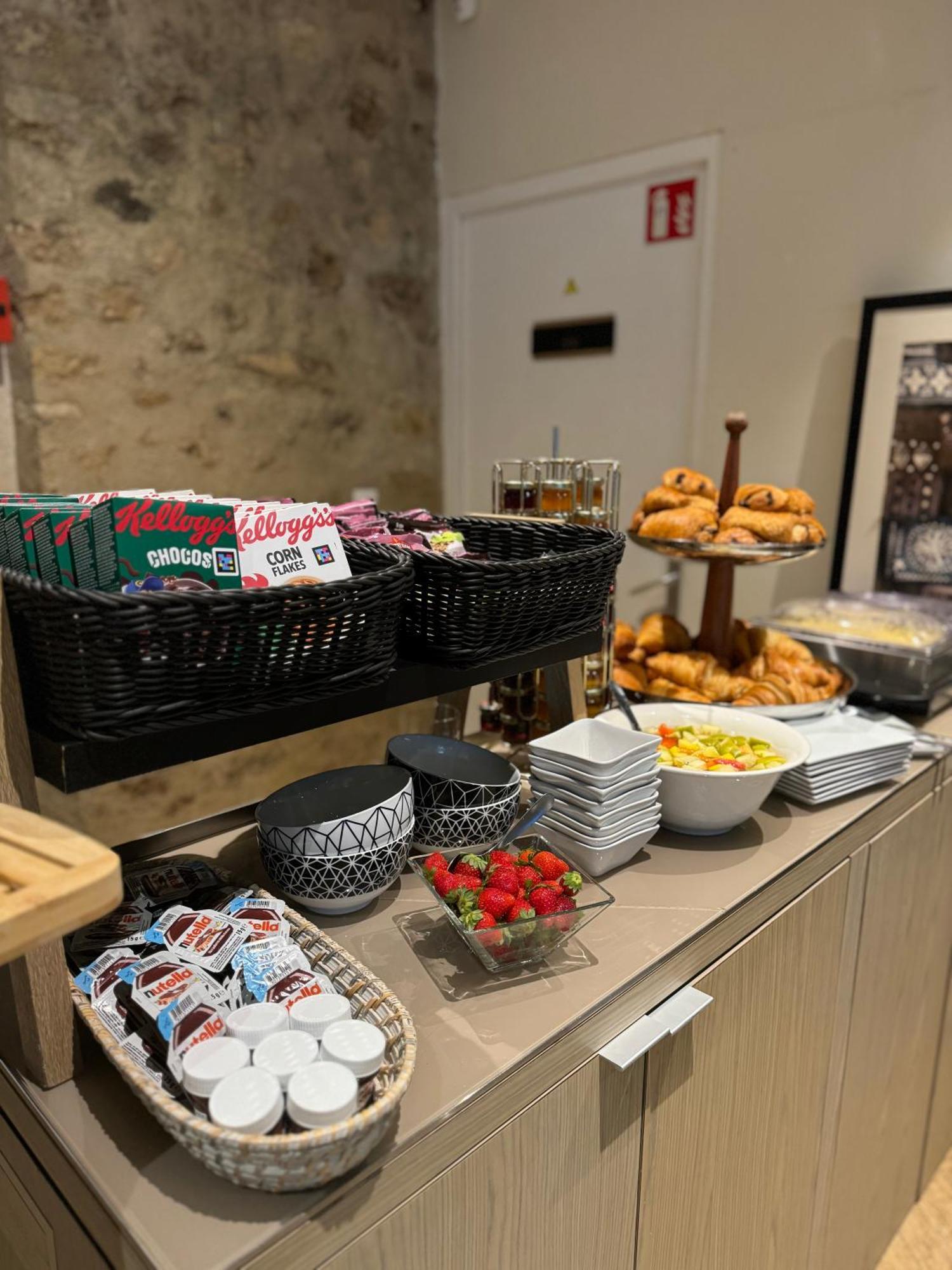 Hotel Abbaye Du Golf De Lesigny מראה חיצוני תמונה