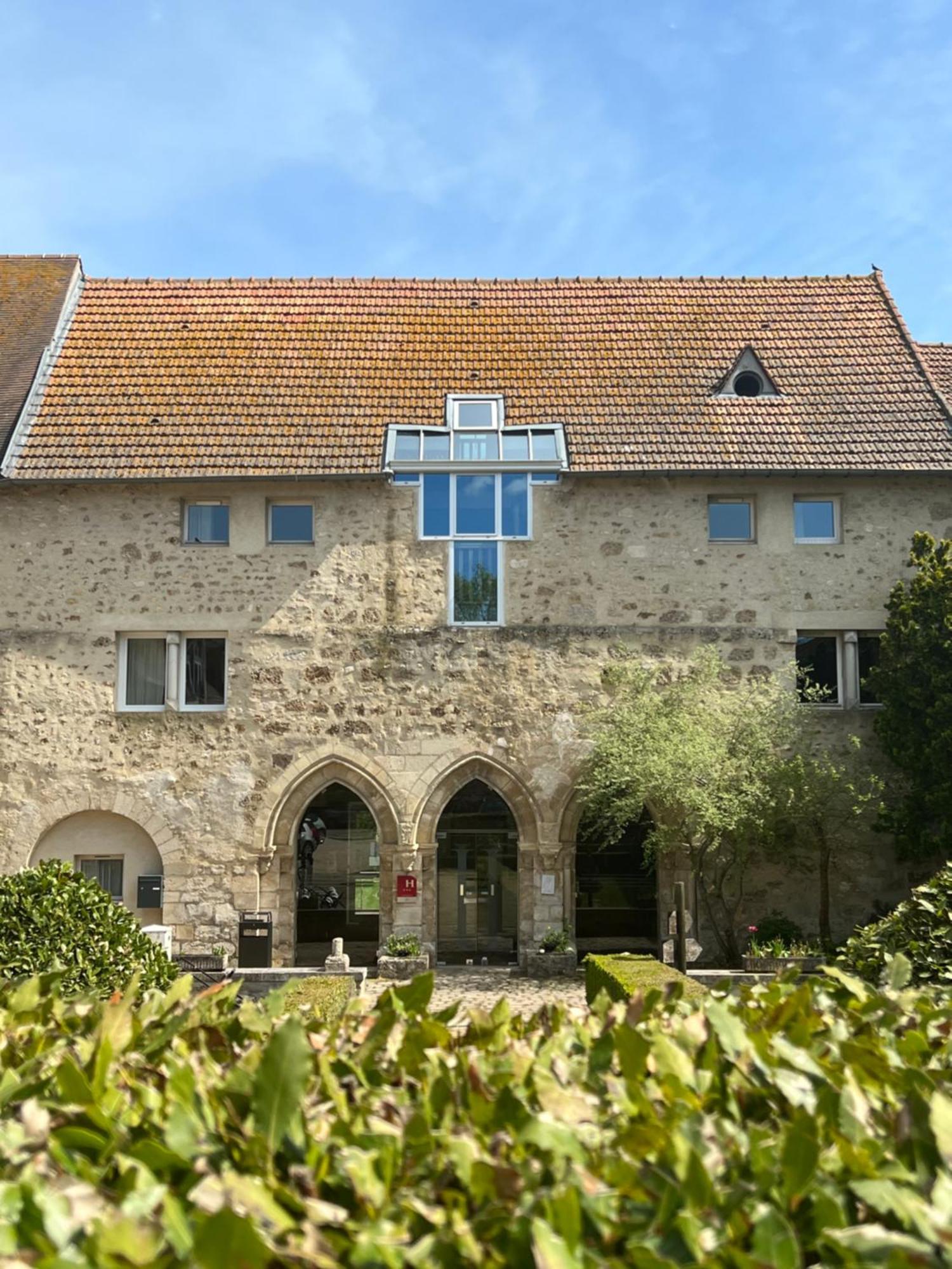 Hotel Abbaye Du Golf De Lesigny מראה חיצוני תמונה